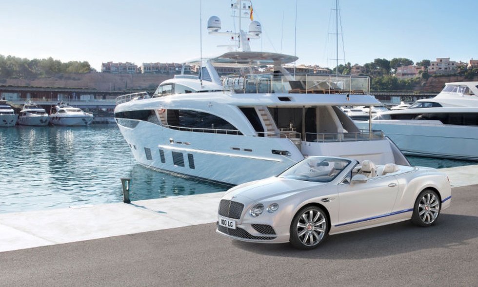 Τι γίνεται όταν μια Bentley αντιγράφει ένα σκάφος πολυτελείας;