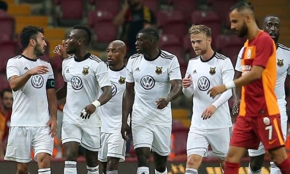 Η ισοπαλία της Έστερσουντ και η αγωνία του Στανόγεβιτς