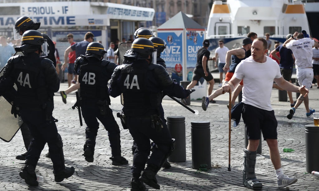 Φυλάκιση για πρώτη φορά σε Ελβετό χούλιγκαν