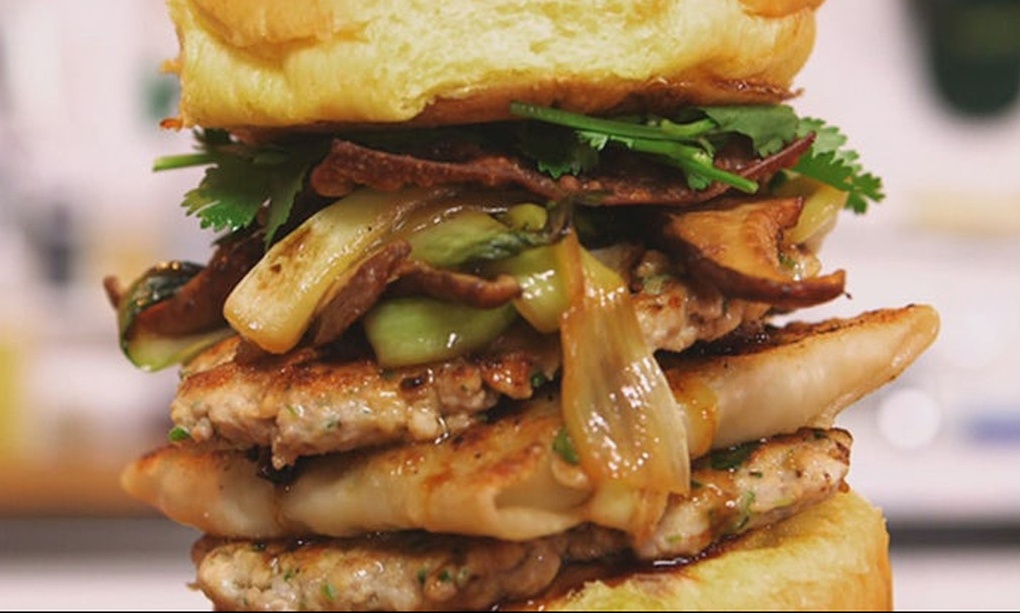 Τρομερό! Αυτό είναι το πιο περίεργο μπέργκερ στον κόσμο