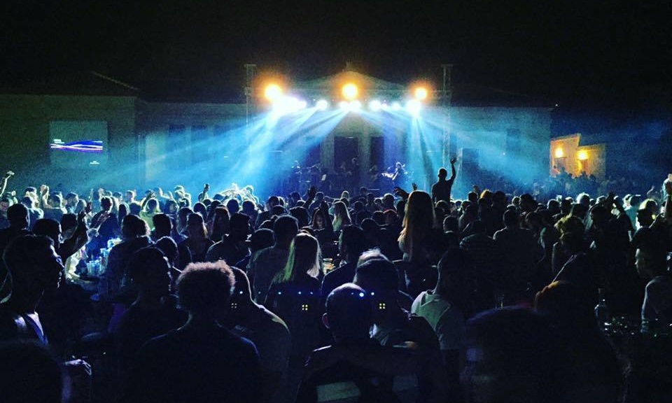 Τριήμερο «sold out» στην Κύπρο για τον Νίκο Μακρόπουλο (video+photos)