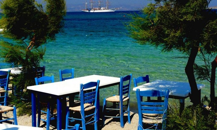 Viral: Ταβέρνα στη Νάξο ενημερώνει ους τουρίστες για την... οικονομική κρίση