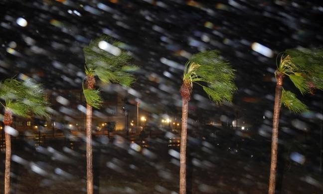 Ο τυφώνας Χάρβεϊ «χτυπά» αλύπητα τις ΗΠΑ - Σε κατάσταση φυσικής καταστροφής το Τέξας