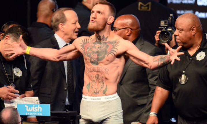 ΜακΓκρέγκορ: Ο ουρακοτάγκος κέρδισε σε αγώνα τσίρκου