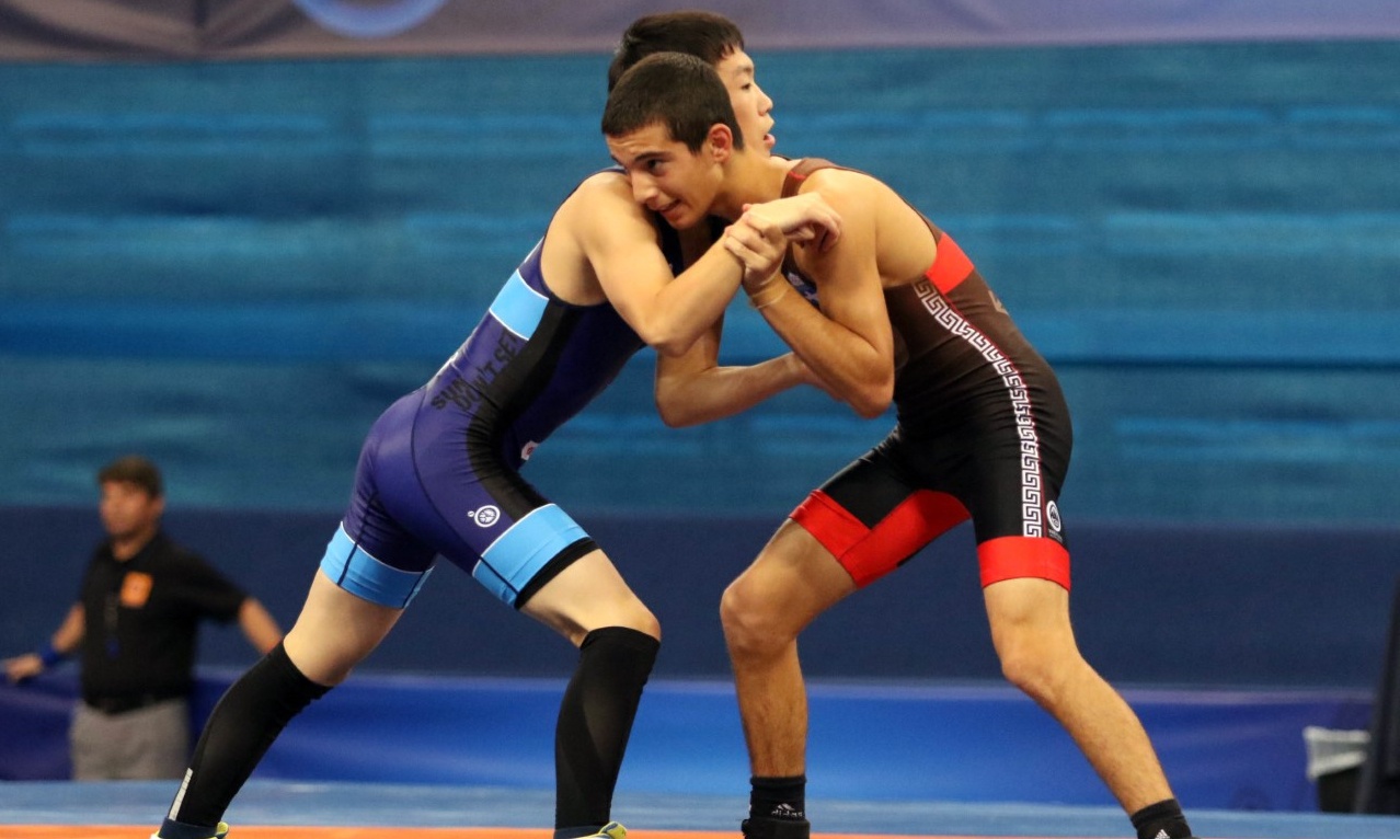 Βλέπει μετάλλιο μέσω ρεπεσάζ ο Παροτσίδης