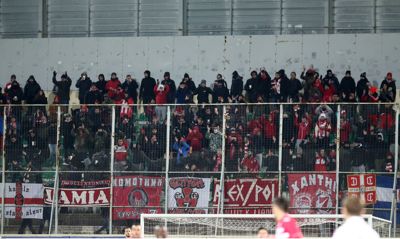 STOP της αστυνομίας στην μετακίνηση οπαδών του Ολυμπιακού στην Ξάνθη!