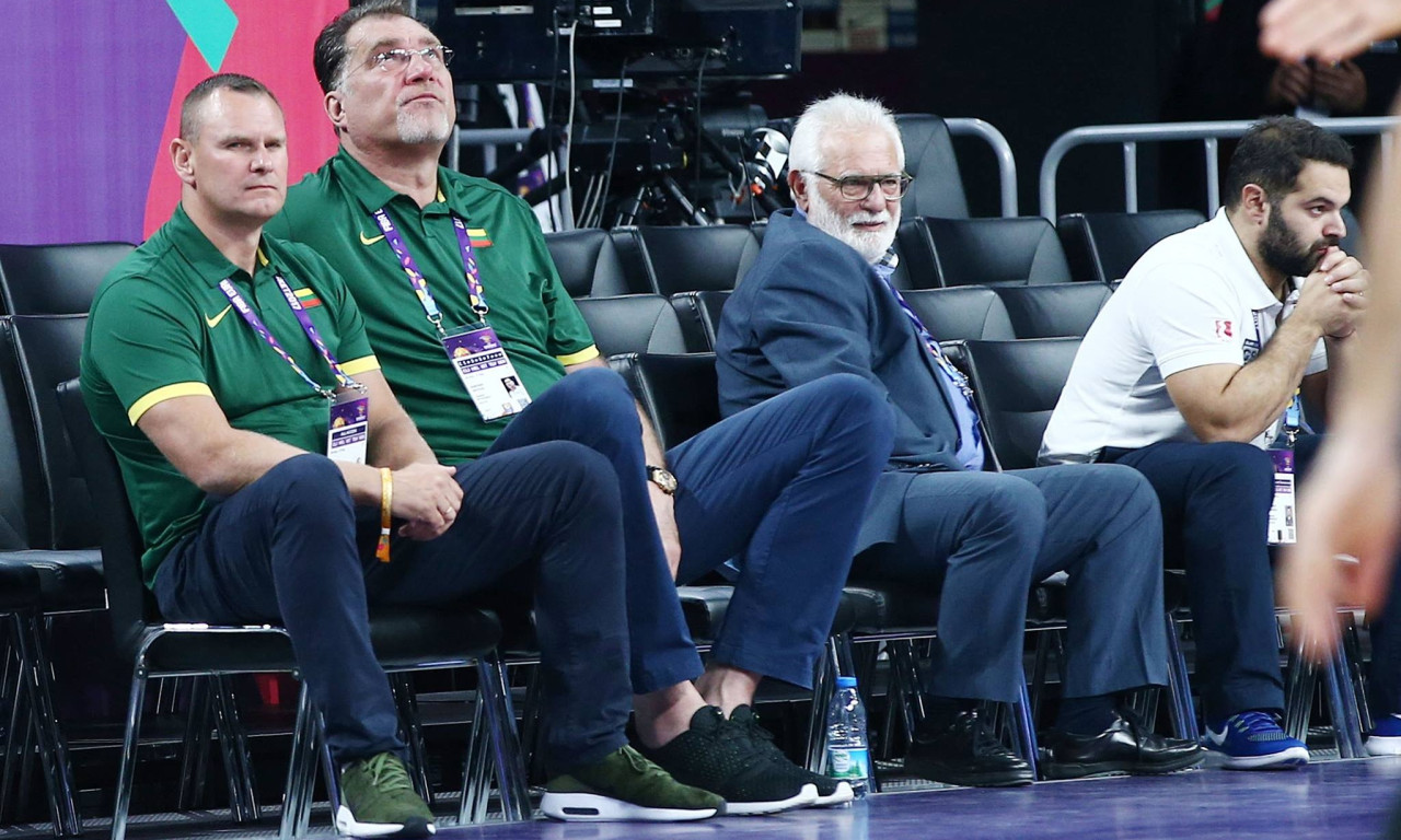 Στα σπίτια τους οι… άμπαλοι!