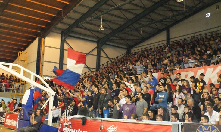 Τρίκαλα: «Κατασκηνώνουν» στη Θεσσαλονίκη