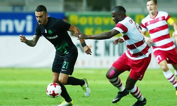 Σκέψεις για Κουρμπέλη στην άμυνα