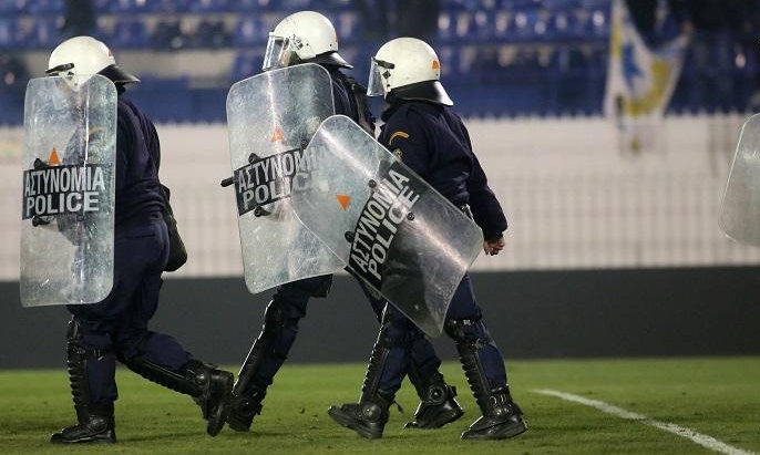 Χαμός στο Περιστέρι: Επεισόδια πριν το Λαμία-ΑΕΚ!