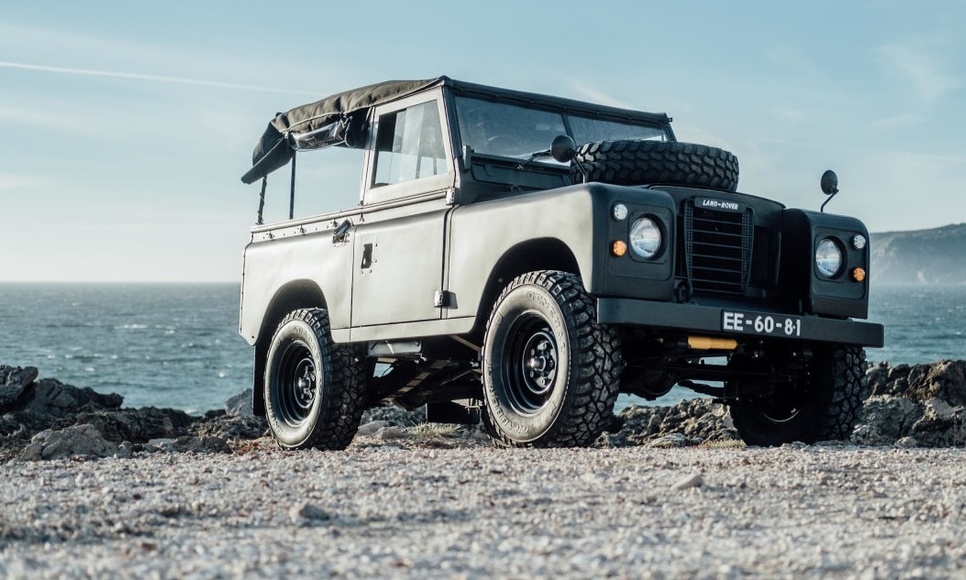 Με αυτό Land Rover από τα παλιά θέλουμε να πάρουμε τα βουνά