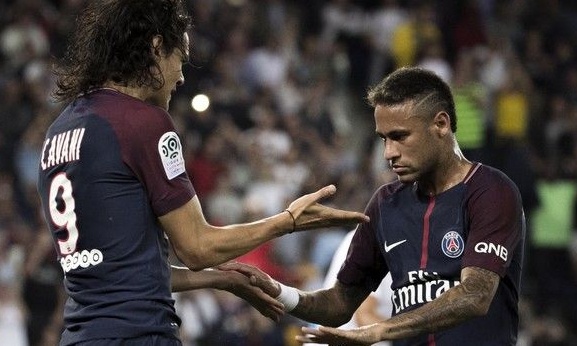 Μετά την ένταση, δείπνο στην Παρί