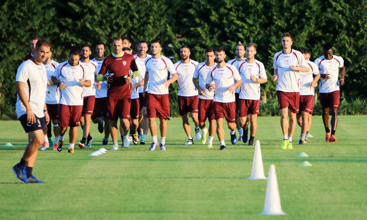 ΑΕΛ: Μετακόμισε στην Αθήνα!