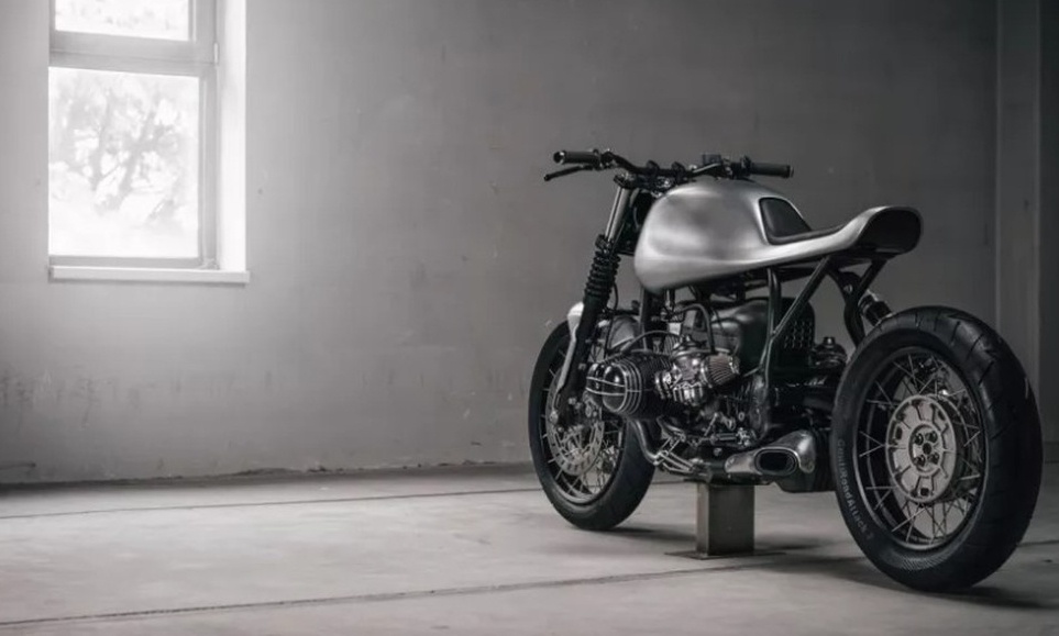 Ένας πειραγμένος μαύρος δαίμονας ή αλλιώς BMW R100R