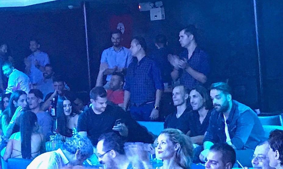 Άγγελος Μπασινάς και Σωτήρης Κυριάκος διασκέδασαν στον Νίκο Μακρόπουλο!