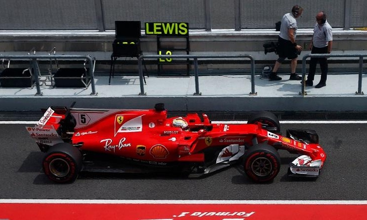 Αγκαλιά με το πρωτάθλημα ο Χάμιλτον- τα έκανε μαντάρα ο Φέτελ!