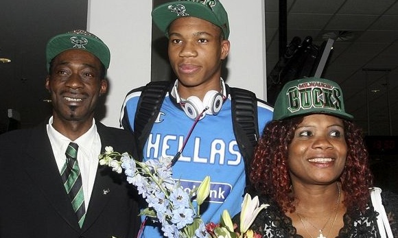 Συγκλονισμένοι οι Μπακς για την απώλεια Αντετοκούνμπο