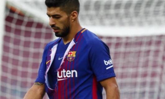 Τα πήρε ο Σουάρες: Έσκισε τη φανέλα του και έφυγε από το γήπεδο! (vid)