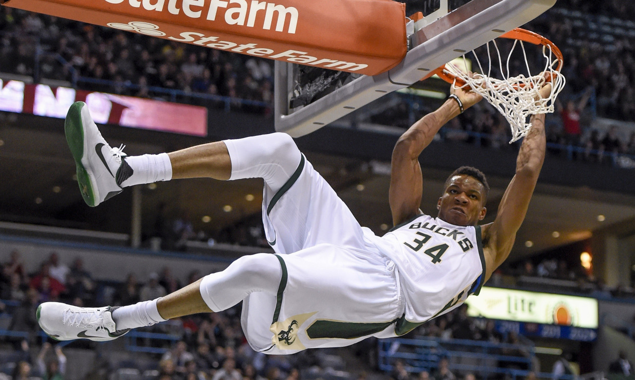 Τα... σπάει ο Giannis: Κορυφαίος μη Αμερικανός στο NBA ο Αντετοκούνμπο!