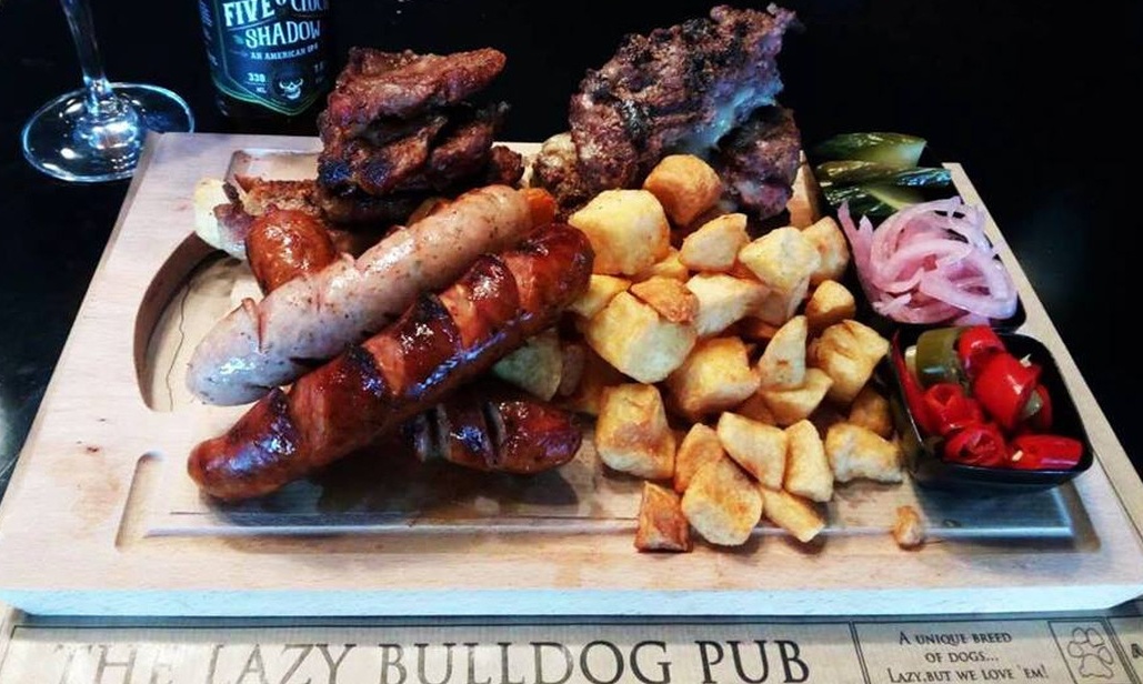 Τα πέντε αθηναϊκά μαγαζιά με μερίδες μόνο για γενναίους