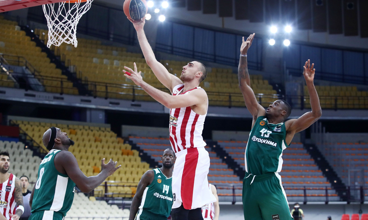 Ολυμπιακός: «Έδεσε» τον Μιλουτίνοφ