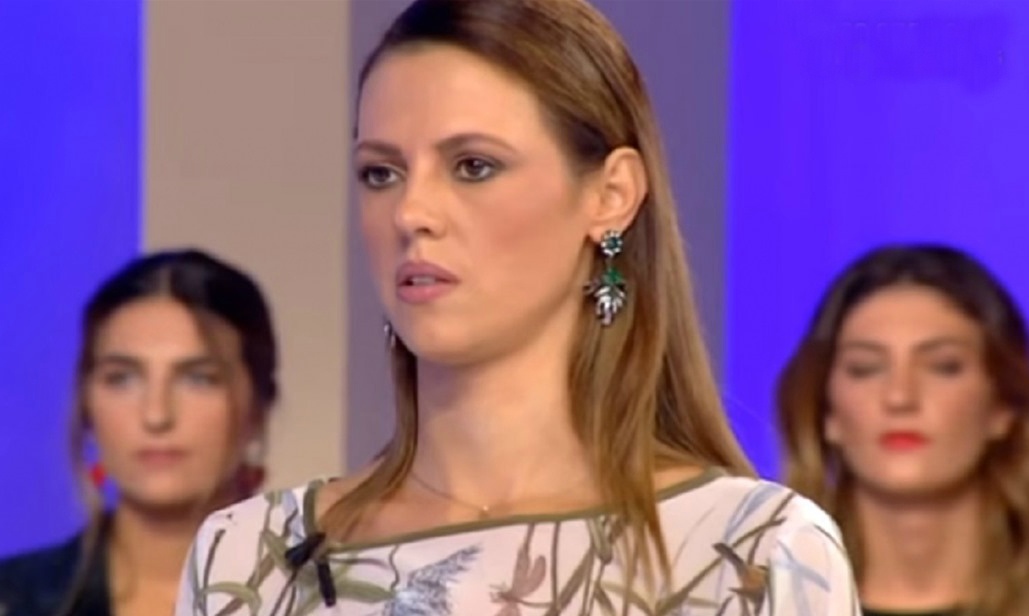 Μα τι στο καλό παίζει με αυτήν τη Ραμόνα και μας έχετε πάρει τα αυτιά;