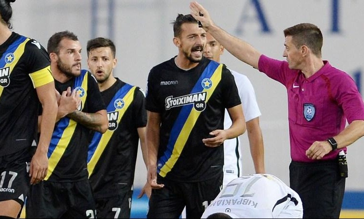 «Καρφί» από Αστέρα: «Τα κορίτσια του Ατρόμητου  κάνουν ακόμη κουμάντο στη διαιτησία;»