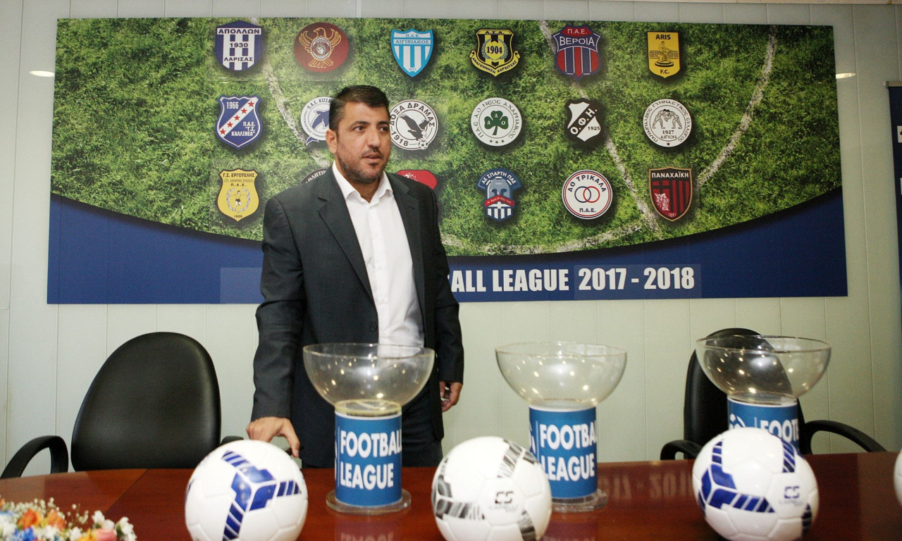 Football League: Πρώτα παρέλαση και μετά… σέντρα!