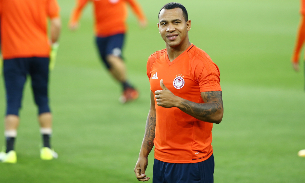 Ολυμπιακός: Αιχμές Πάρντο για Λεμονή (photo)