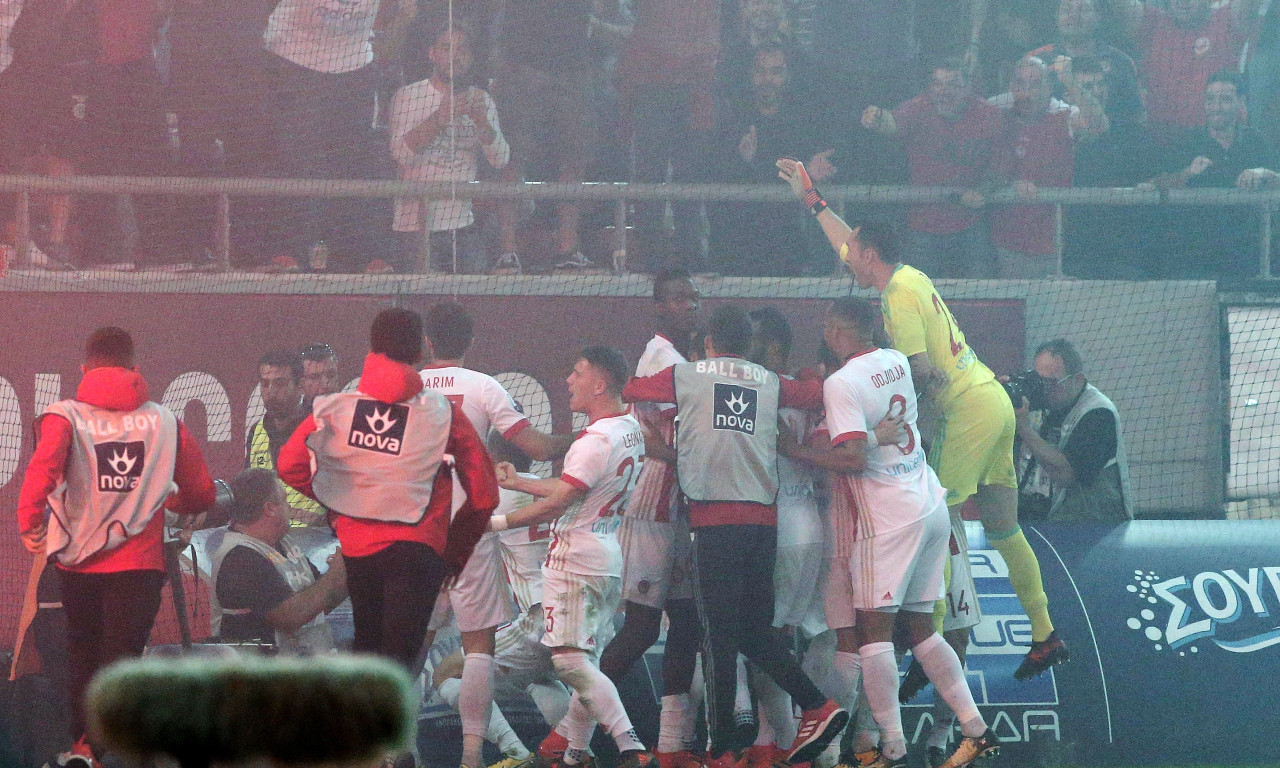 Ολυμπιακός-ΠΑΟΚ: Το πανό που άναψε «φωτιές» στο «Γ. Καραϊσκάκης» (pic)