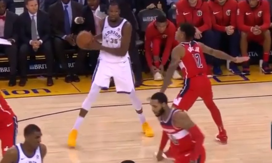 NBA: Ξέσπασαν στο… φινάλε οι «Πολεμιστές»