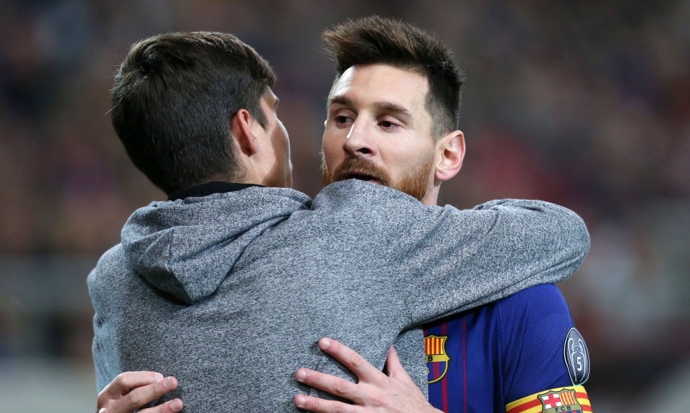 Ολυμπιακός-Μπαρτσελόνα: Το «ντου... αγάπης» στον Μέσι και η μανούρα (pics)