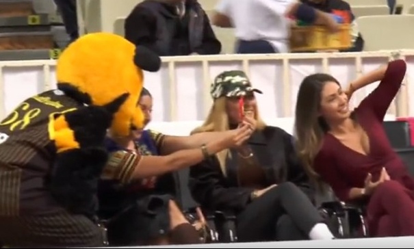 Η… καυτή παρακάμερα του ΑΕΚ-Ρόσα (vid)