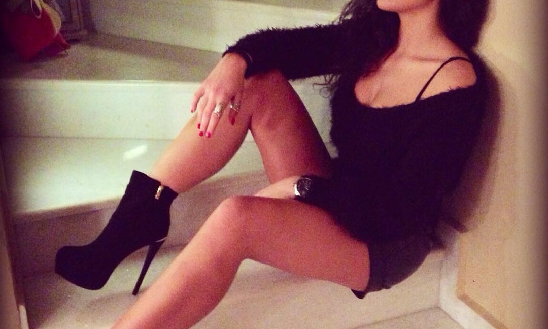 Ελληνίδα αθλήτρια μας… κόλασε με το μπούστο της στα μπουζούκια!