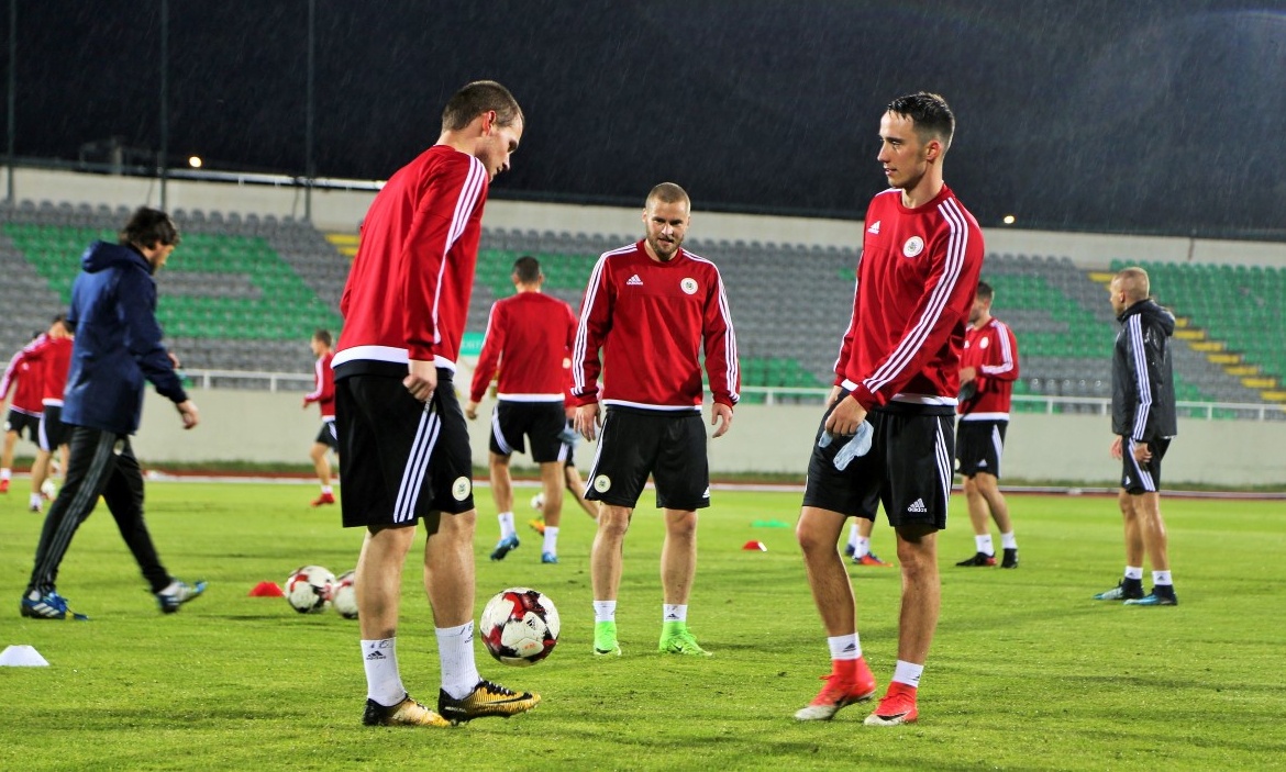 Αξία με Λετονία