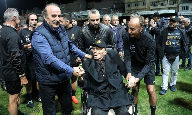 Αυτή είναι η πιο… ροκ φωτογραφία από τη γιορτή για τον Γκέραρντ!