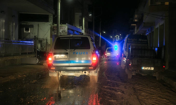 «Περιπολία» στα χαλάσματα της Μάνδρας (photos+videos)