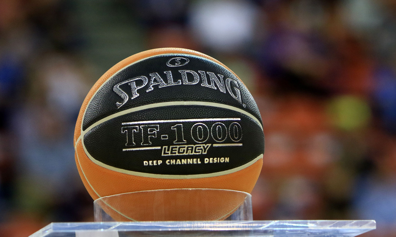 Σοκ! Πέθανε όταν τον χτύπησε μπάλα στο στήθος! (photo)