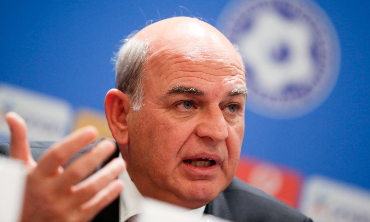 Γραμμένος: «Βέβαιοι για το Euro»