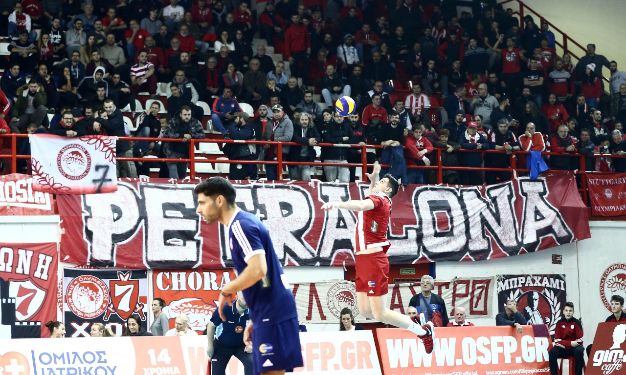 Χαμός στο Ολυμπιακός-Τουρ: Κατήγγειλε ρατσιστική επίθεση και αποβλήθηκε!