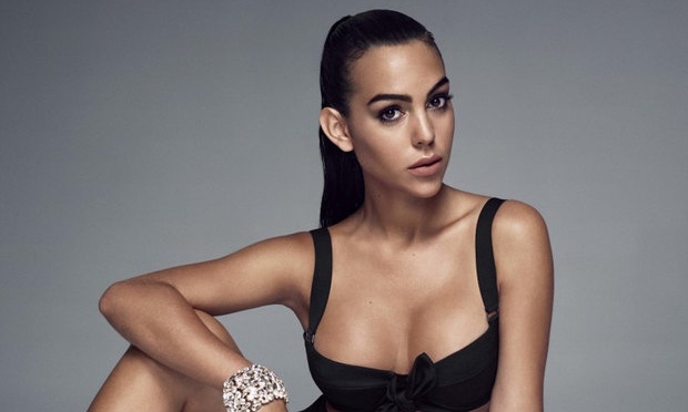 Η νεογέννητη κόρη του Cristiano Ronaldo, στην πρώτη επίσημη εμφάνιση και φωτογράφιση της