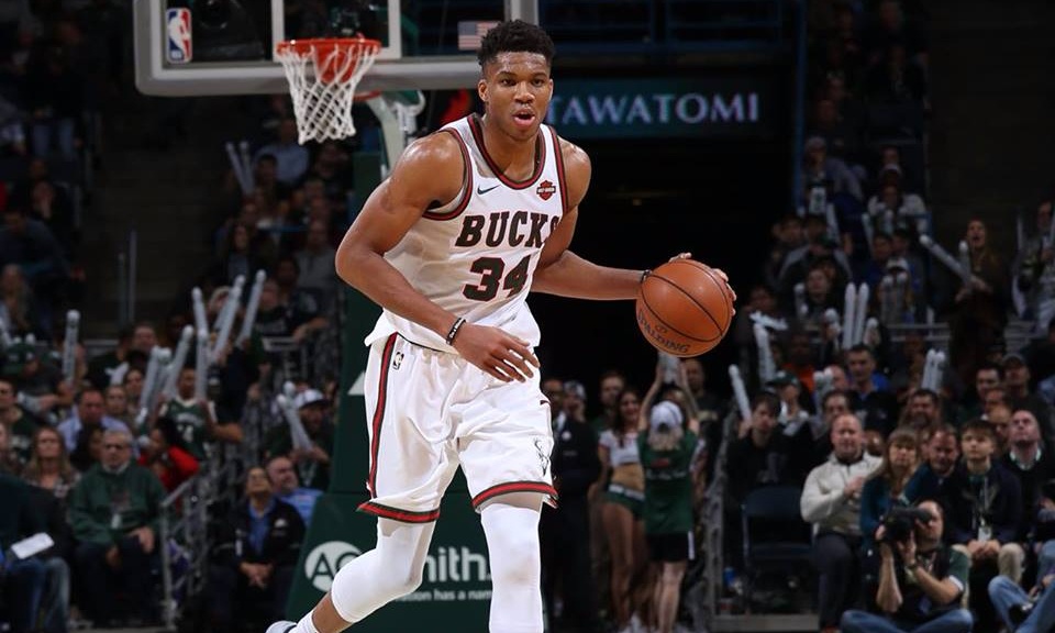 NBA: Νέα μαγικά Αντετοκούνμπο (photos+video)