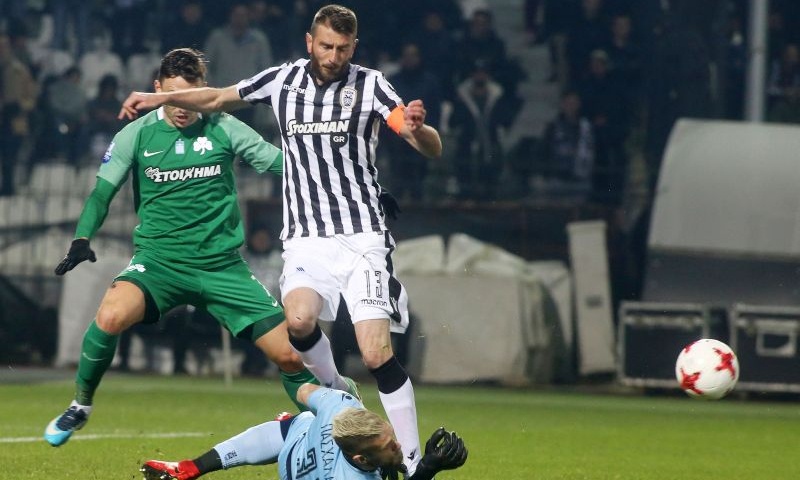 ΕΠΟΣ: Οπαδός πάρκαρε… όπου να ‘ναι στην Τούμπα κι άφησε σημείωμα! (photos)