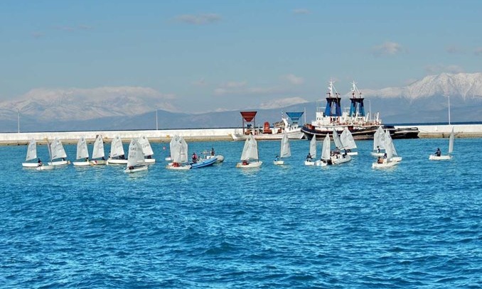 Ιστιοπλοΐα: 30 Ιστιοπλόοι στο Camp για το ομαδικό της κατηγορίας όπτιμιστ!