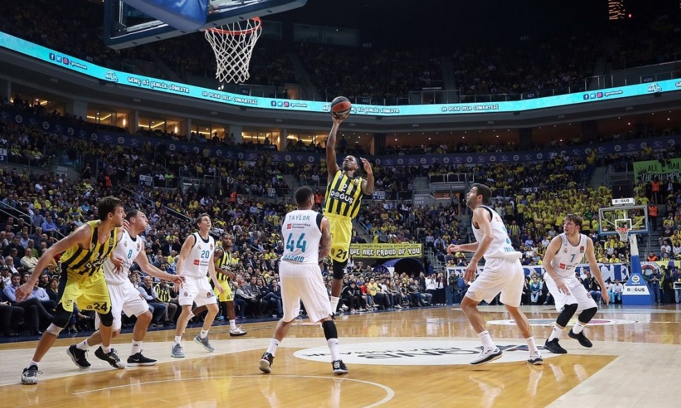 Μεγάλο «διπλό» της Ρεάλ Μαδρίτης στην Πόλη