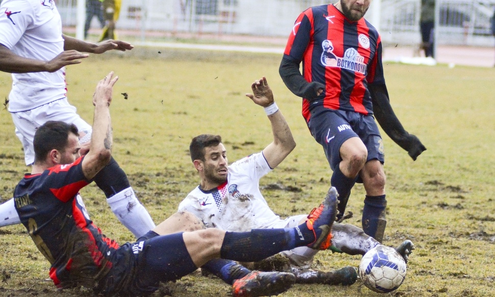 Τρίκαλα-Σπάρτη: Αυτό δεν ήταν ματς, ήταν λασπομαχία! (photos)