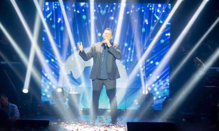 Νίκος Μακρόπουλος: Grand φινάλε στην παραλιακή και τώρα Αμερική