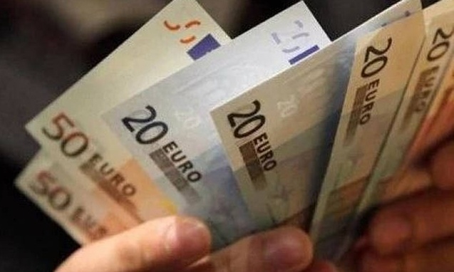 Οικογενειακά επιδόματα: Αυτά είναι τα νέα μηνιαία ποσά ανάλογα με τα παιδιά και το εισόδημα