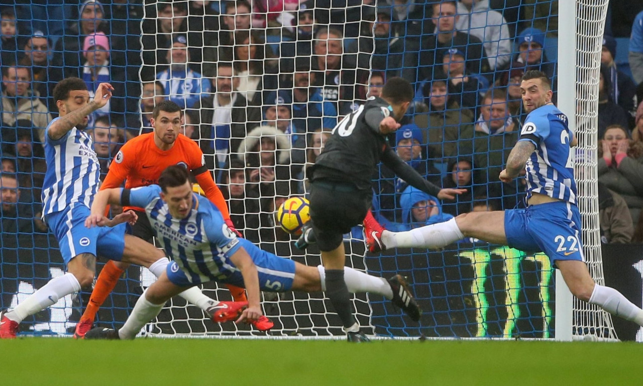 «Όργια» Αζάρ για την «δαιμονισμένη» Τσέλσι (video)