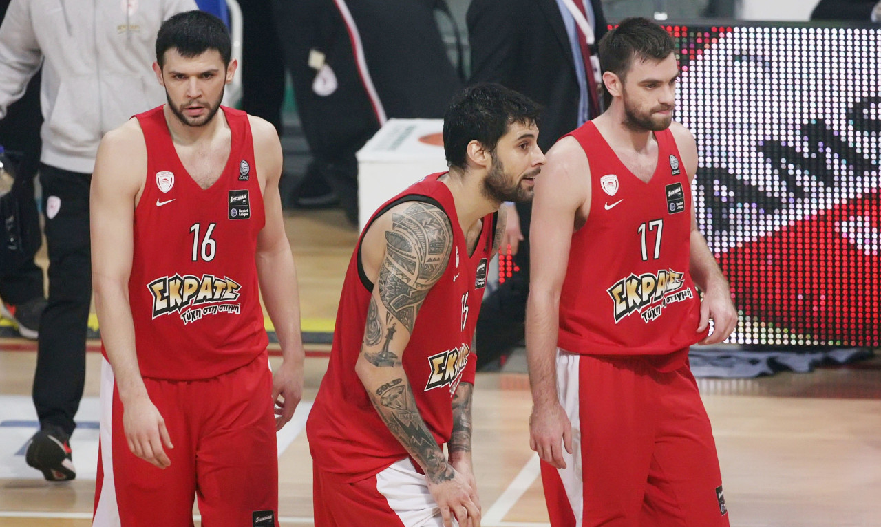 Ολυμπιακός: Οπαδοί στο ΣΕΦ, τετ α τετ με τους παίκτες